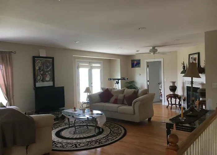 Large Modern Private Suite By The Sea- Birders Paradise